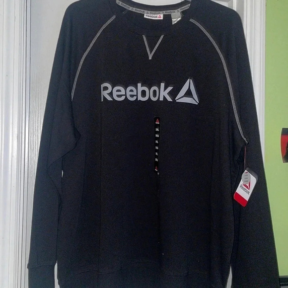 New Reebok sweater - Picture 1 of 3
